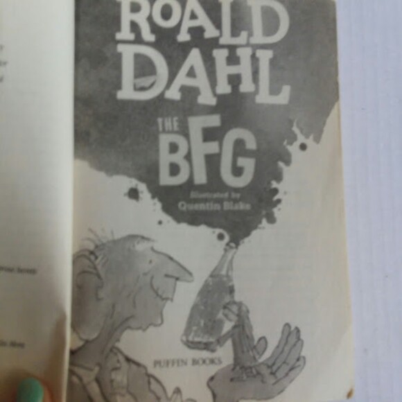 The BFG  Paperback Book by Roald Dahl - Picture 3 of 3